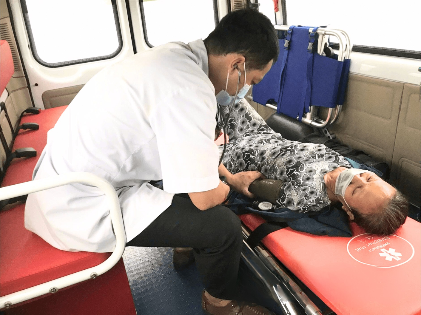 xe cấp cứu